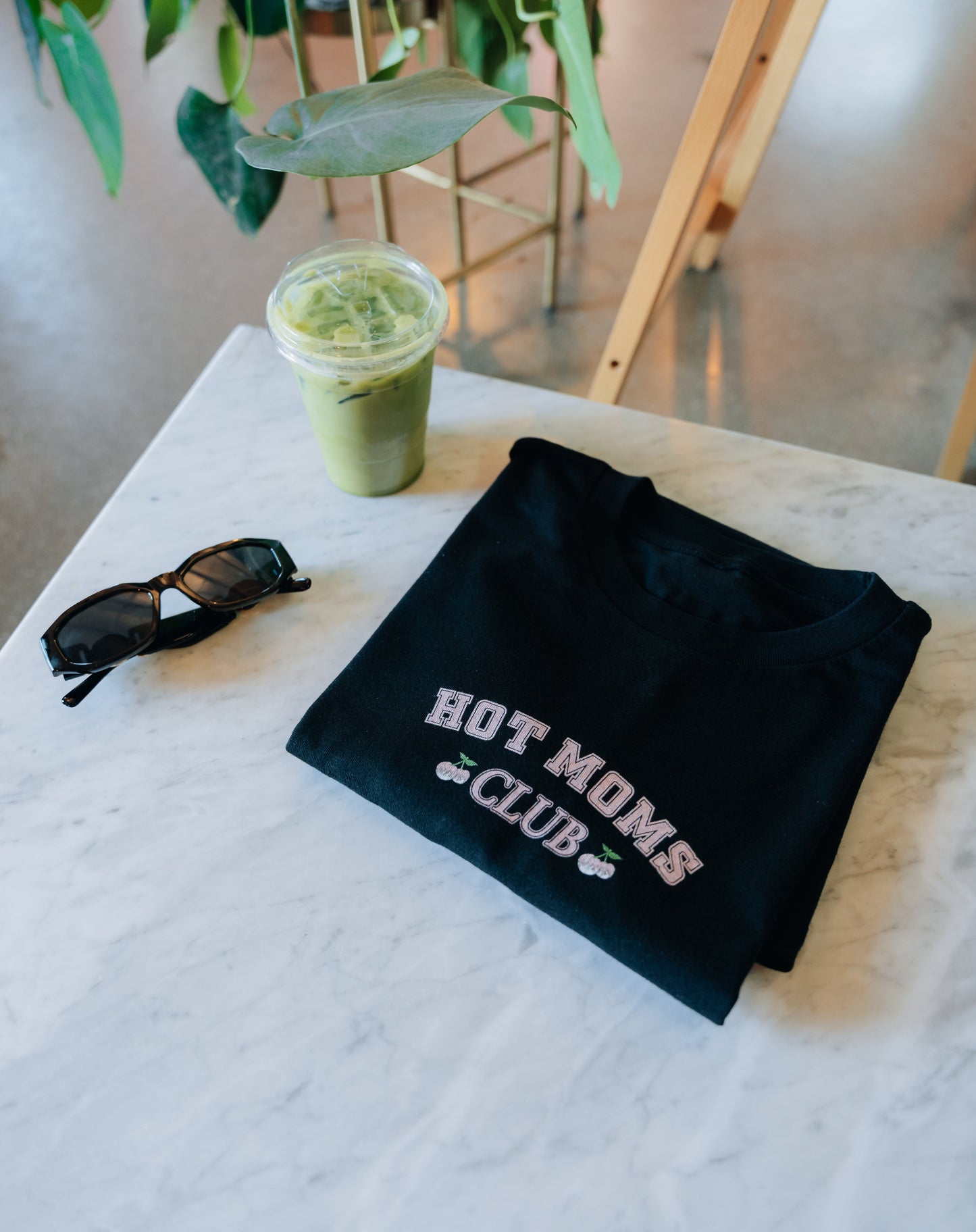Hot Moms Club Tee - PINK